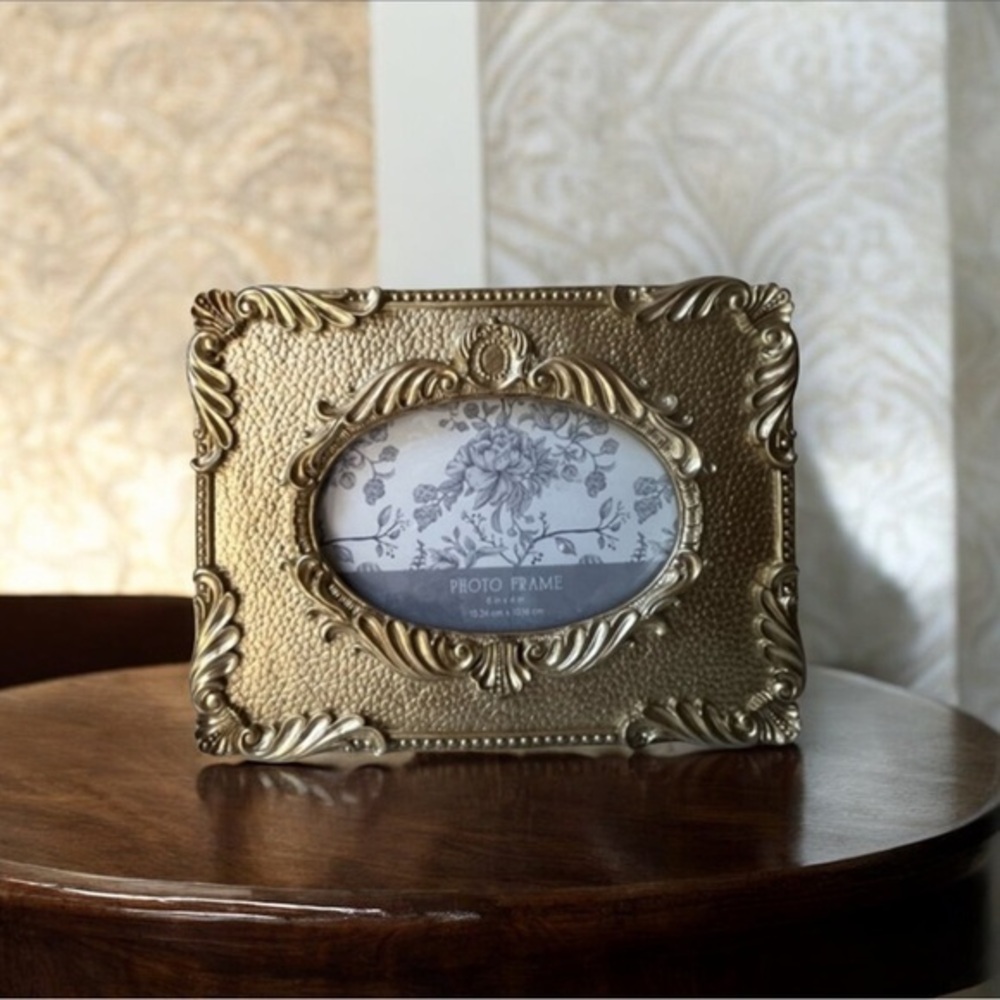 Gold Ornate Floral For Oval inside 4”x6” Picture Frame New 8.5” ”x6.5”